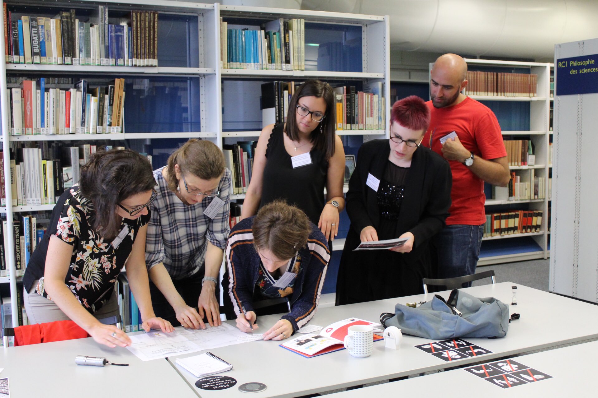 Escape Game 24 09 2019 Groupe de personnes coopérant pendant un escape game